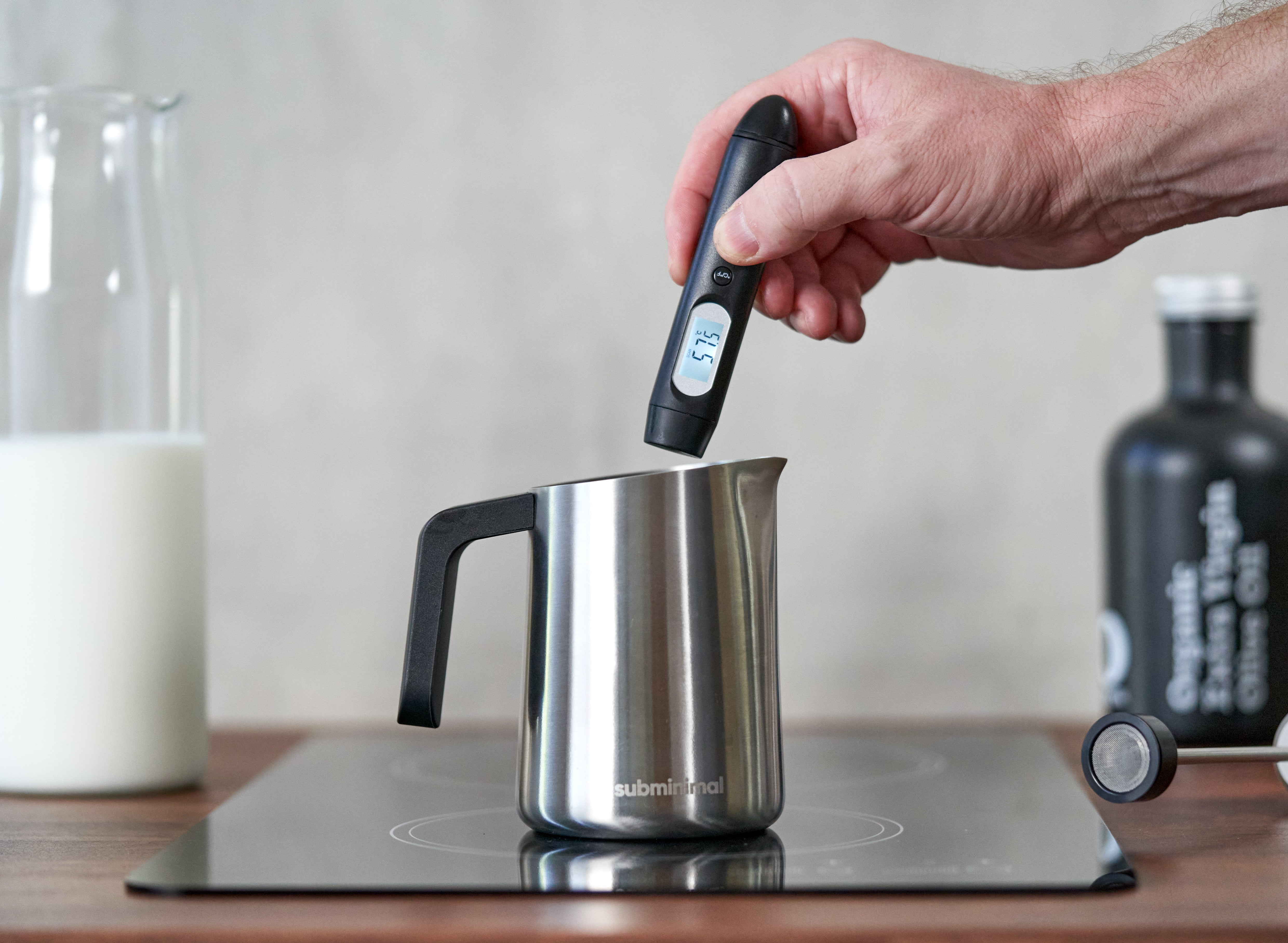 Subminimal Contactless Thermometer