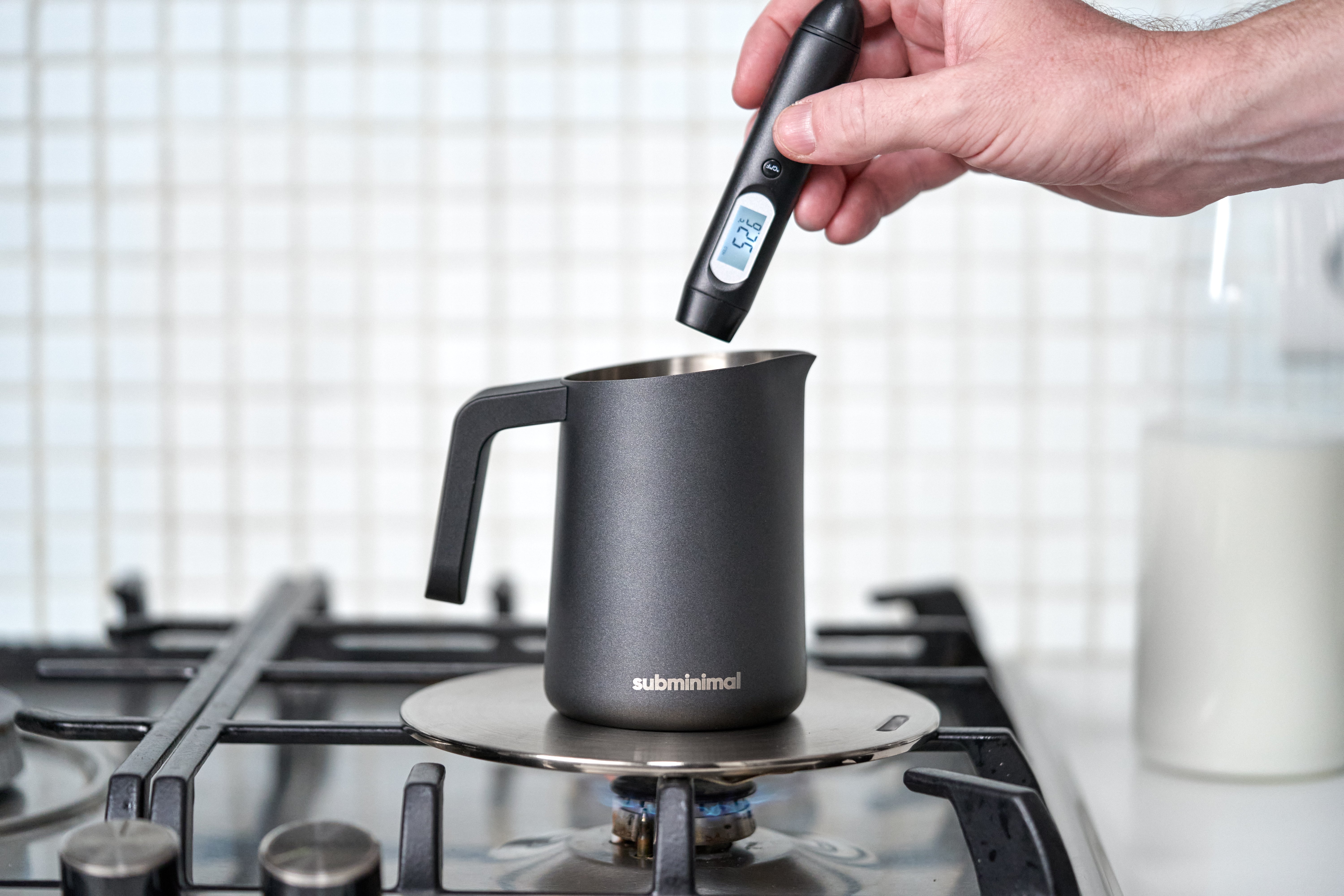 Subminimal Contactless Thermometer